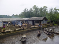 Akassa market from the bridge