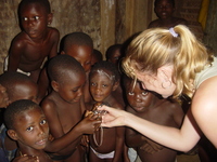 Tracey showing the children pictures